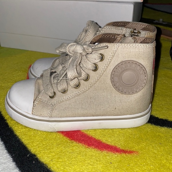 Buy burberry sneakers kids silver New Arrivals